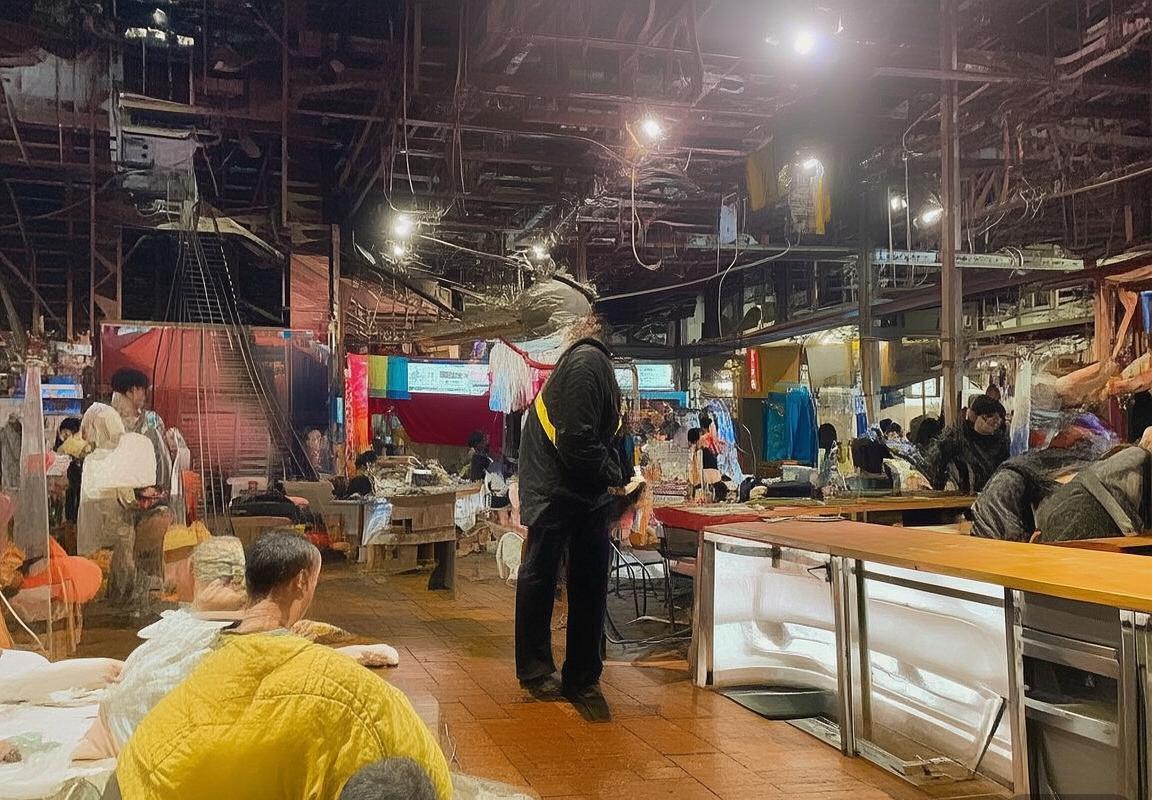 巴黎昂热巅峰对决：战术对决与球星瞬间回顾(图3)